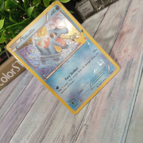 Pokemon Card Totodile 25 anniversary holo - Picture 3 of 4